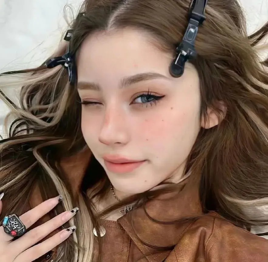 七个隐形人海报
